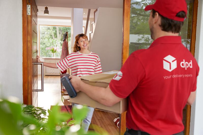 webimage-Parcel-delivery-at-the-door.jpg