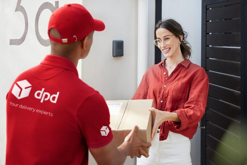 webimage-Parcel-delivery-at-the-door.jpg